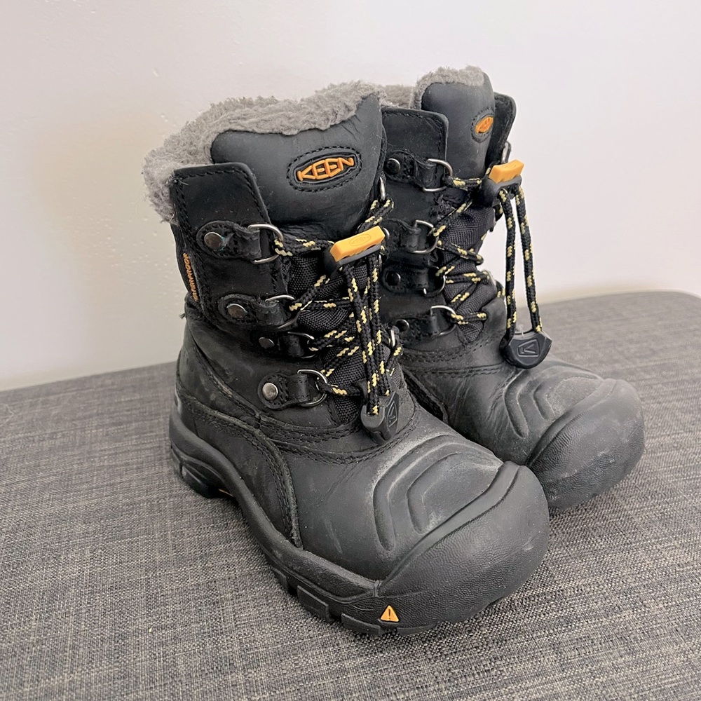 ❄️ KEEN Boys Winter Boots